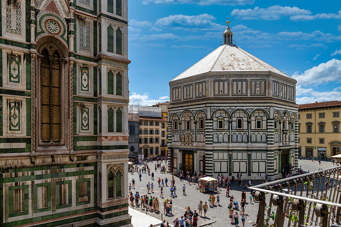 Cathedral of Santa Maria del Fiore (Duomo) and Baptistery, Florence, UNESCO World Heritage Site, Tuscany, Italy, Europe