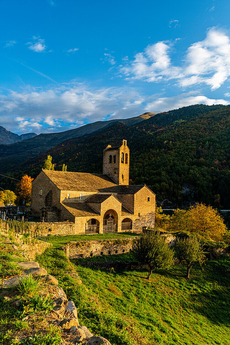 Kirche von San Miguel, Monte Perdido, UNESCO-Welterbe, Aragonien, Pyrenäen, Spanien, Europa