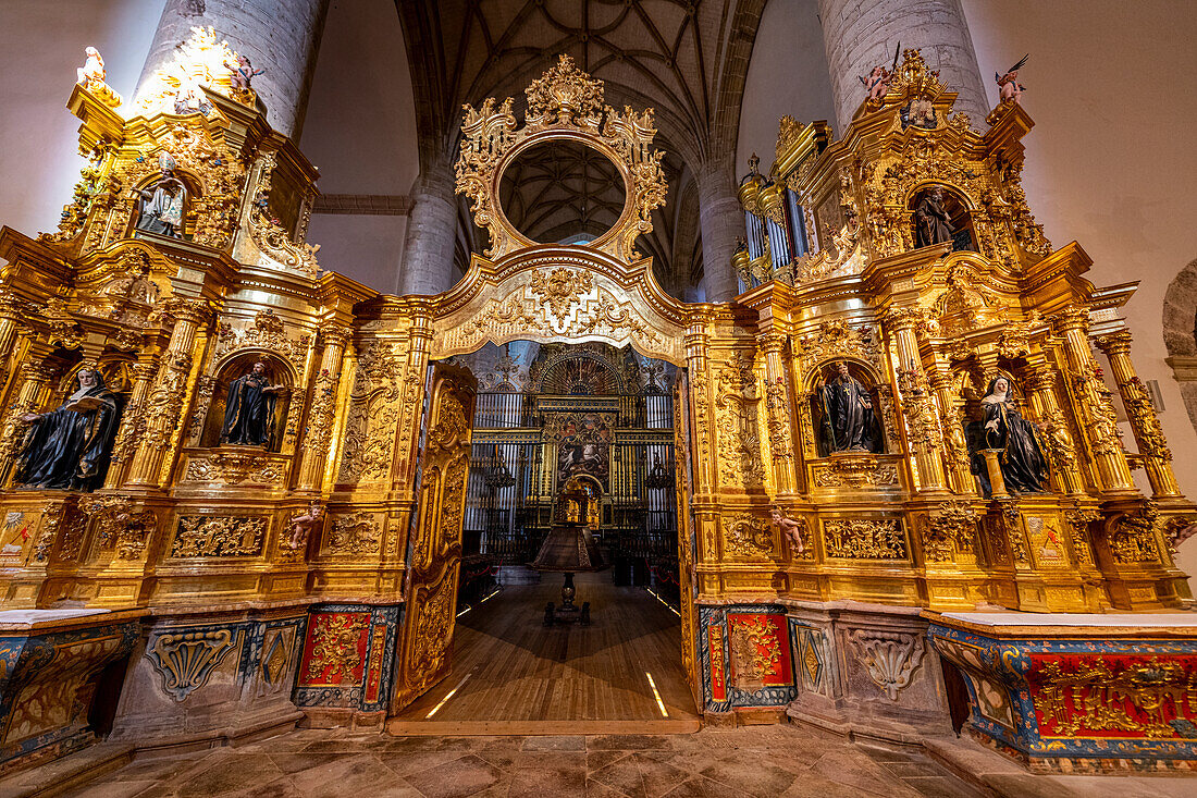 Goldener Eingang zum Altar des Klosters Yuso, UNESCO-Weltkulturerbe, Klöster von San Millan de la Cogolla, La Rioja, Spanien, Europa