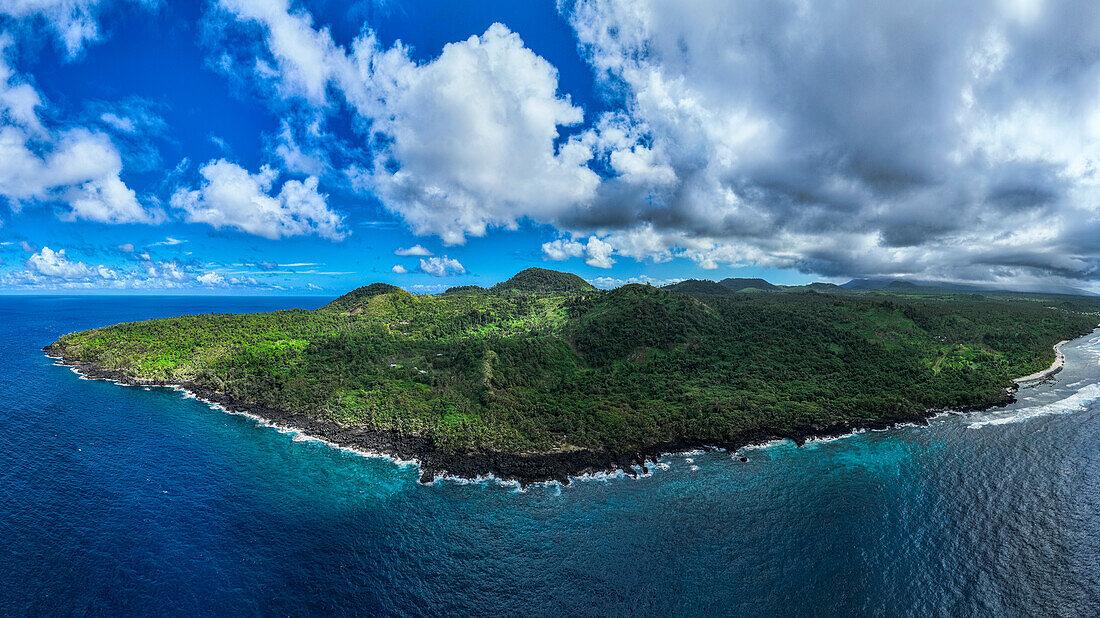 Luftaufnahme der vulkanischen Südküste, Taveuni, Fidschi, Südpazifik, Pazifik