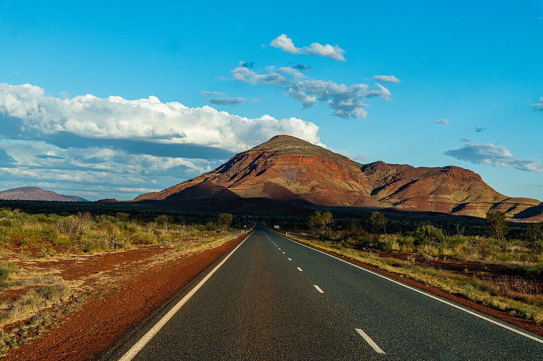 Roading leading to Karijini National Park, Western Australia, Australia, Pacific