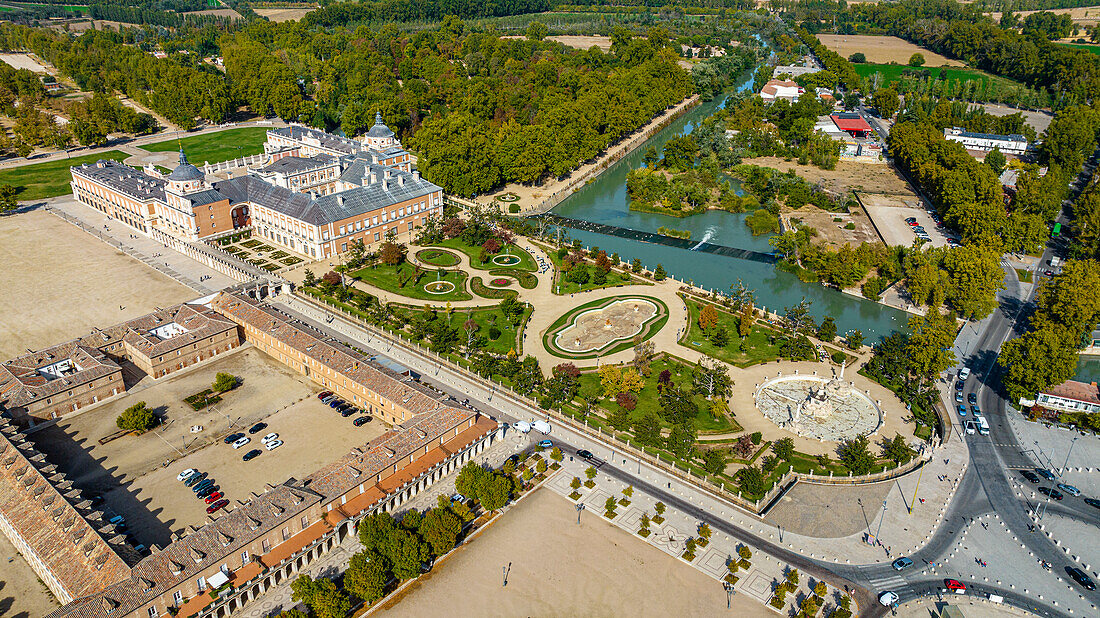 Luftaufnahme des Königlichen Palastes von Aranjuez, UNESCO-Weltkulturerbe, Provinz Madrid, Spanien, Europa