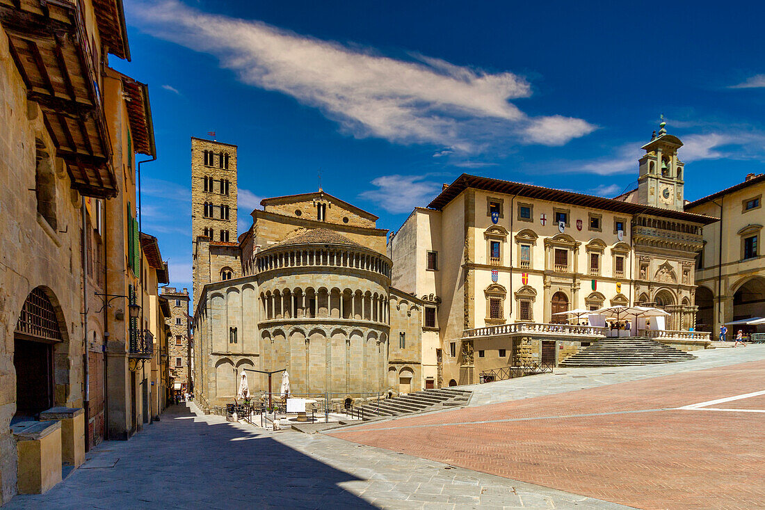 Pieve di Santa Maria, Palazzo della Fraternita dei Laici, Piazza Grande, Arezzo, Tuscany, Italy, Europe