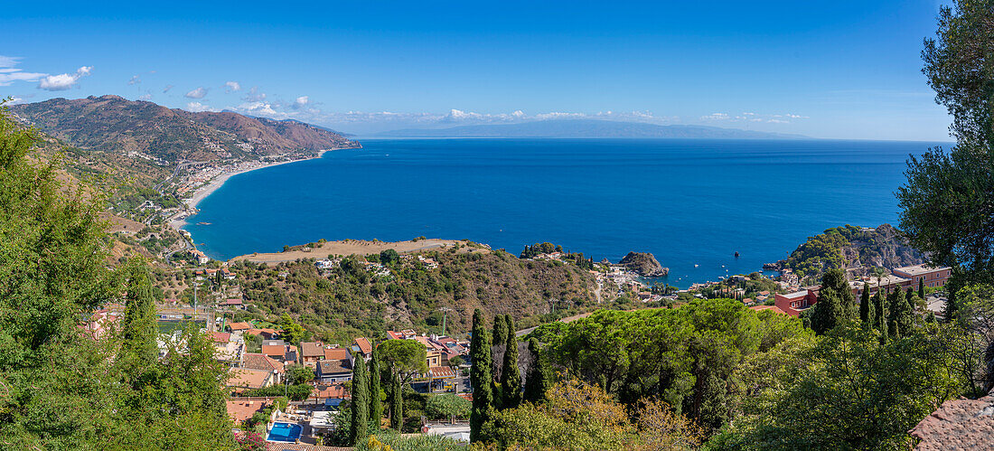 View of the Ionian Sea beach resorts of Mazzeo and Letojanni, Taormina, Messina, Sicily, Italy, Mediterranean, Europe