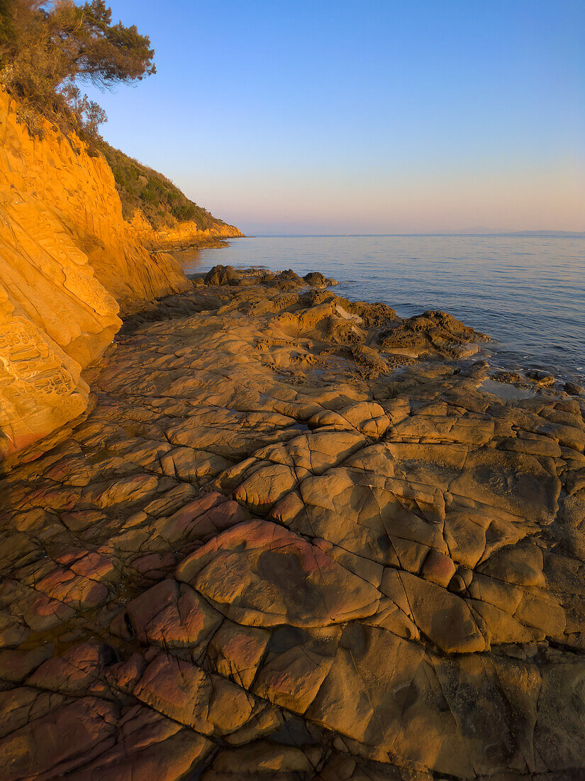 Cala del Barbiere bei Sonnenaufgang, Punta Ala, Toskana, Italien, Europa