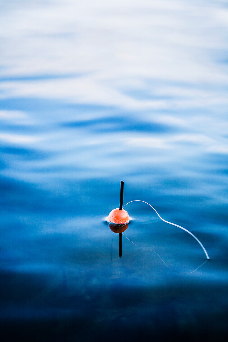 Angelschwimmer im Wasser