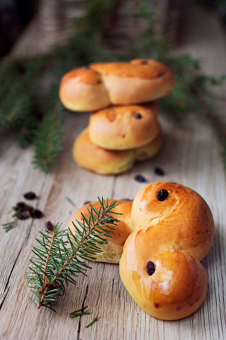 Saffron buns