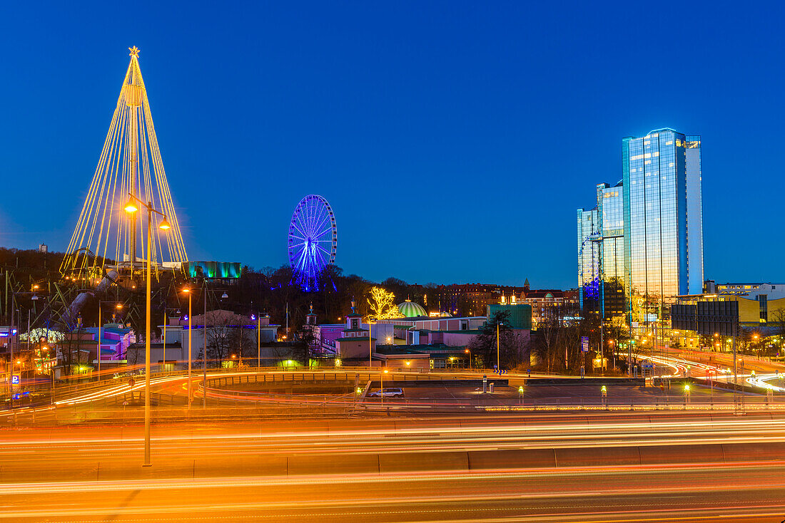 Stadt bei Nacht