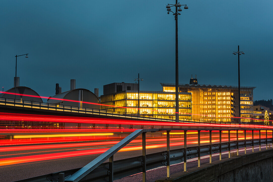 Traffic light trails