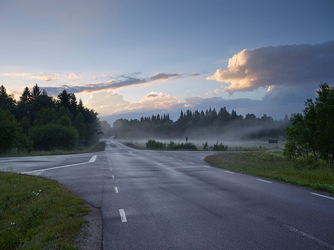 Blick auf Landstraße