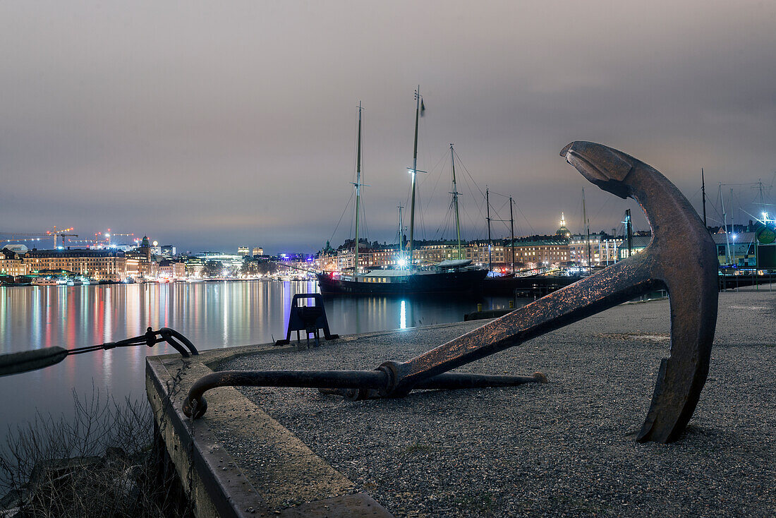 Anchor at water