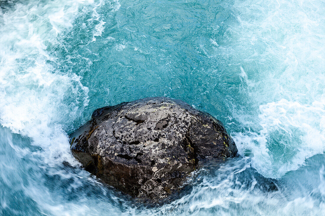 Felsen im Fluss