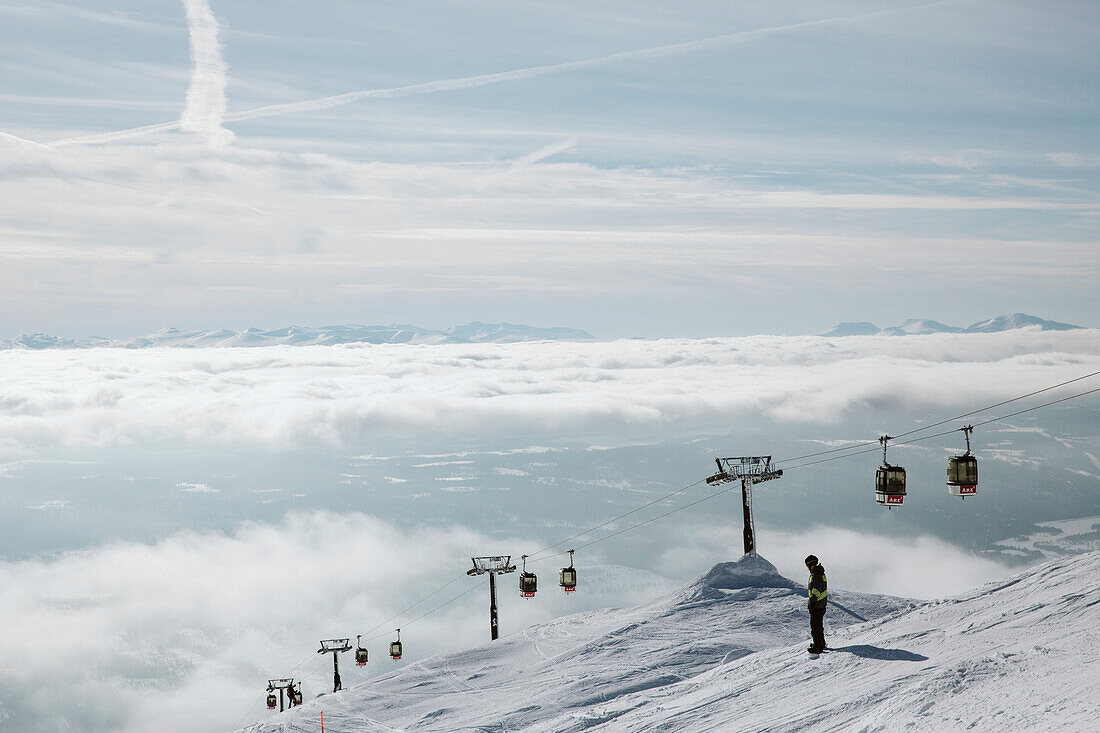 Skilift in den Bergen