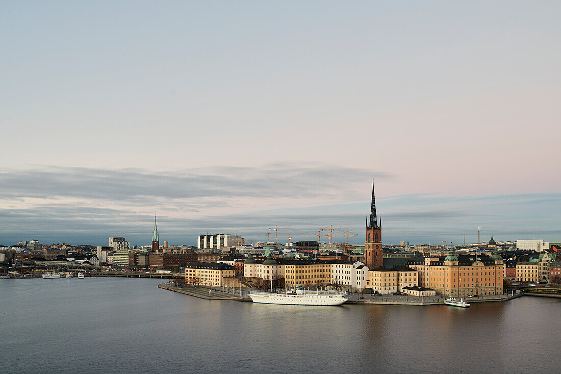 Blick auf Stockholm bei Sonnenuntergang, Schweden