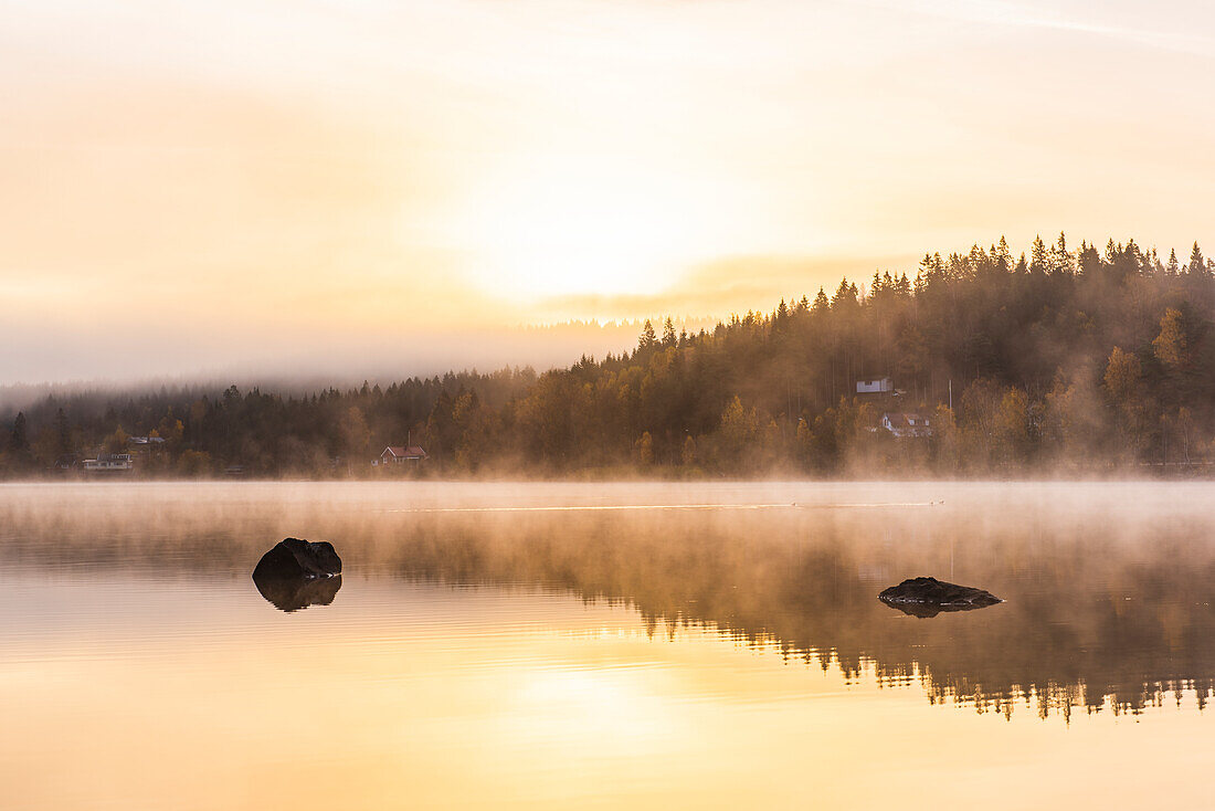 Sonnenaufgang am See