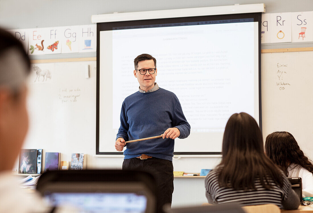 Lehrerin im Klassenzimmer