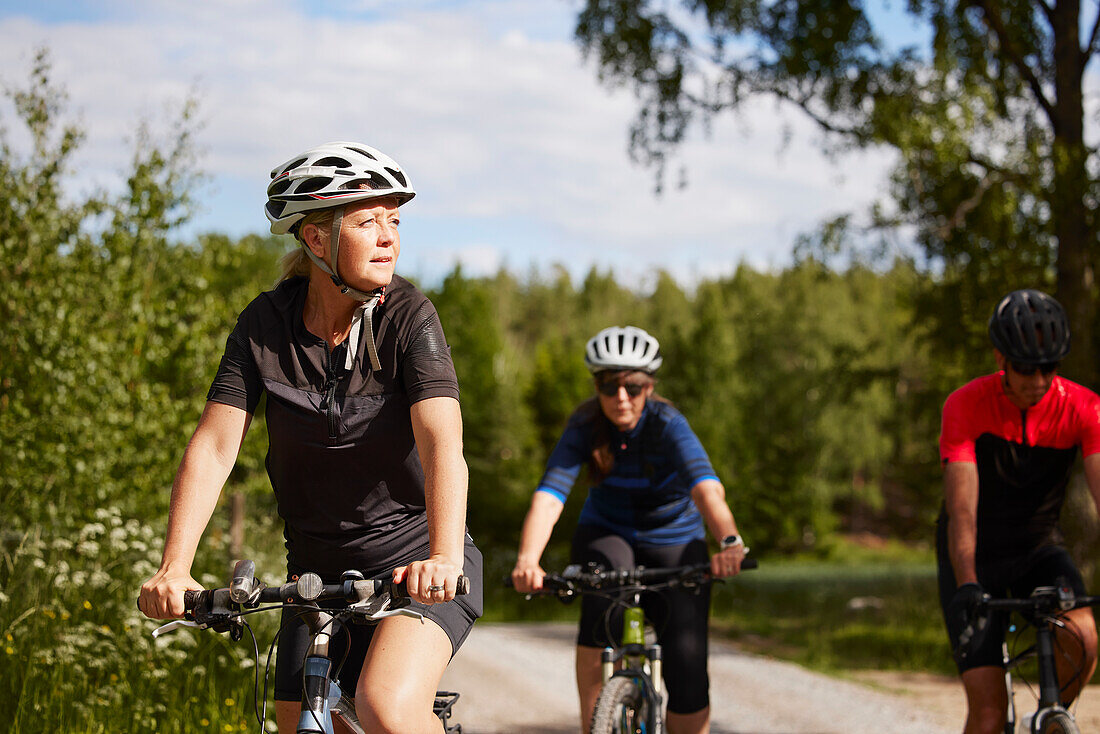 Ansicht einer Frau beim Radfahren