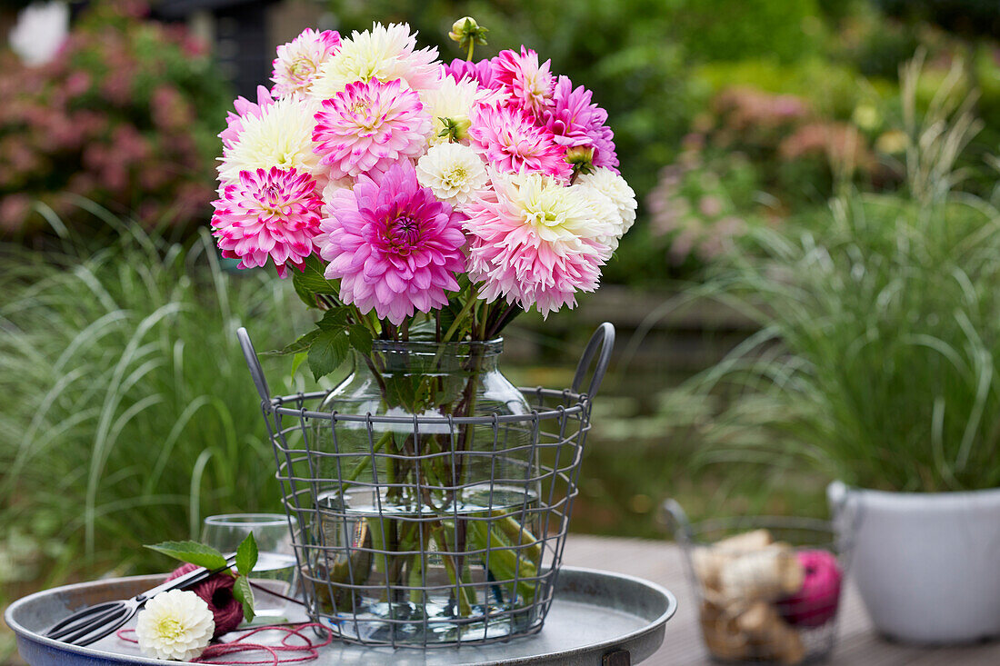 Romantic Dahlia bouquet