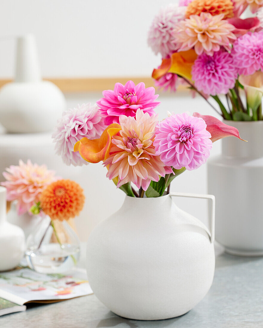 Dahlia and Zantedeschia bouquet