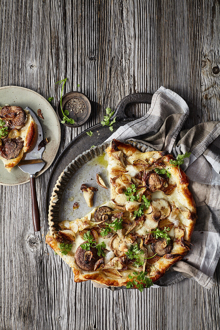 Mushroom tart with artichokes, chervil and pearl onions