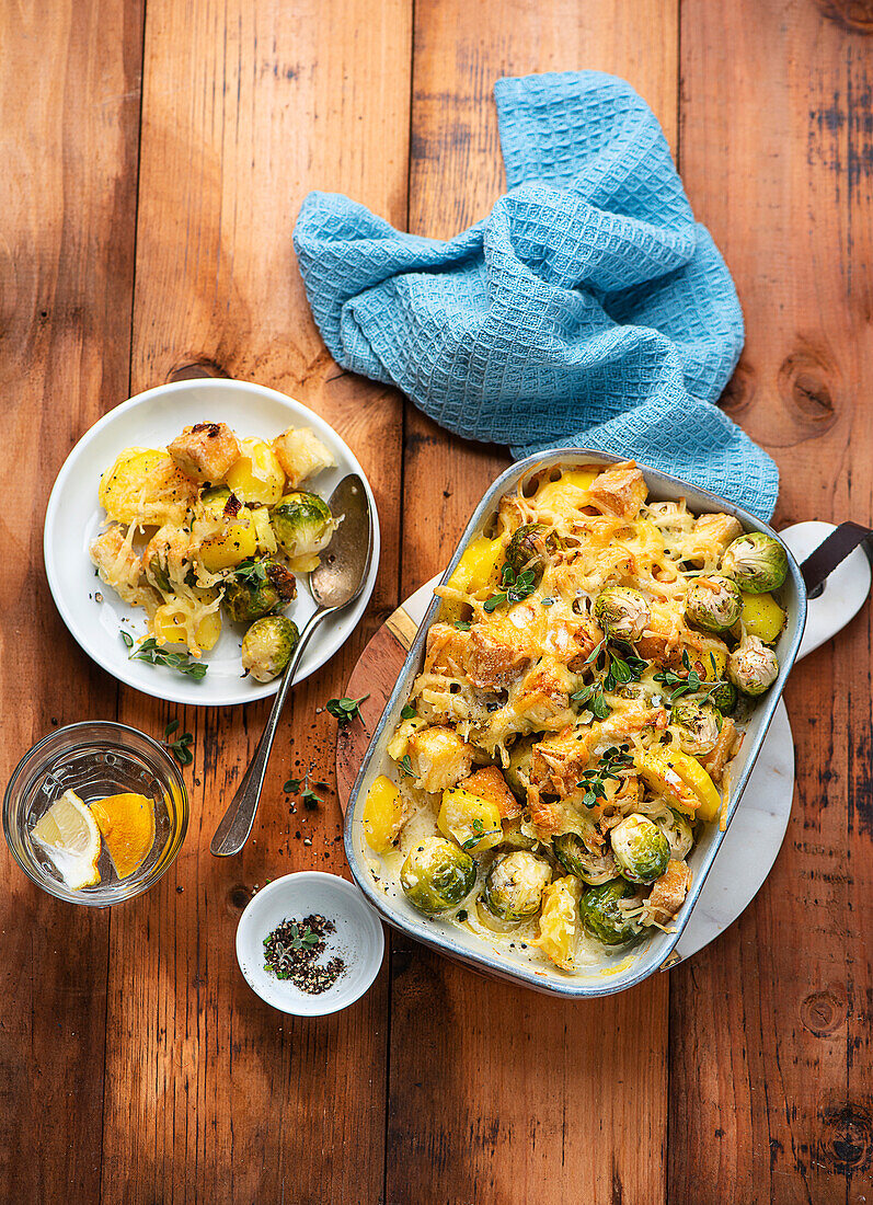 Vegetarischer Rosenkohl-Kartoffel-Auflauf mit Tofu