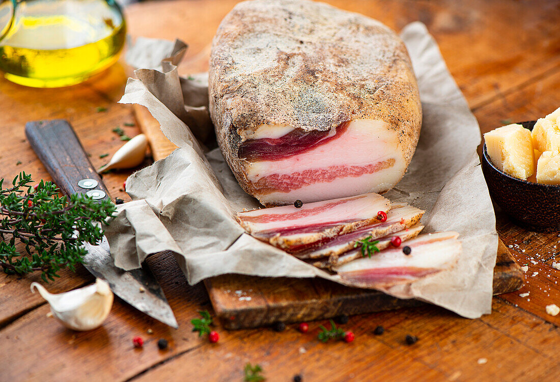 Guanciale (Speck aus Schweinebacke, Italien)