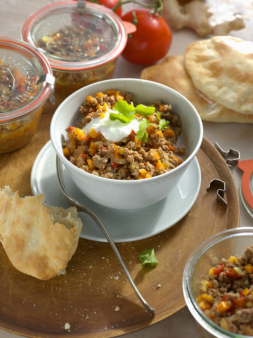 Lamb curry with naan