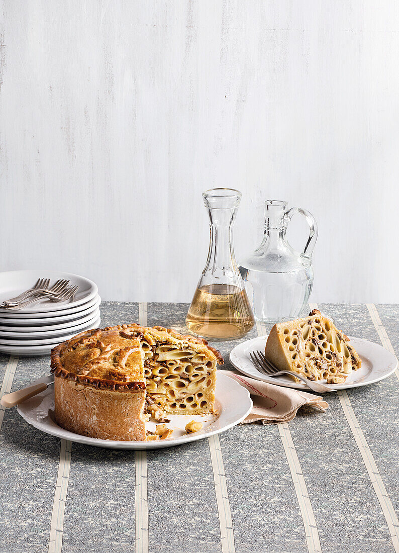 Makkaroni-Leber-Torte im Teigmantel