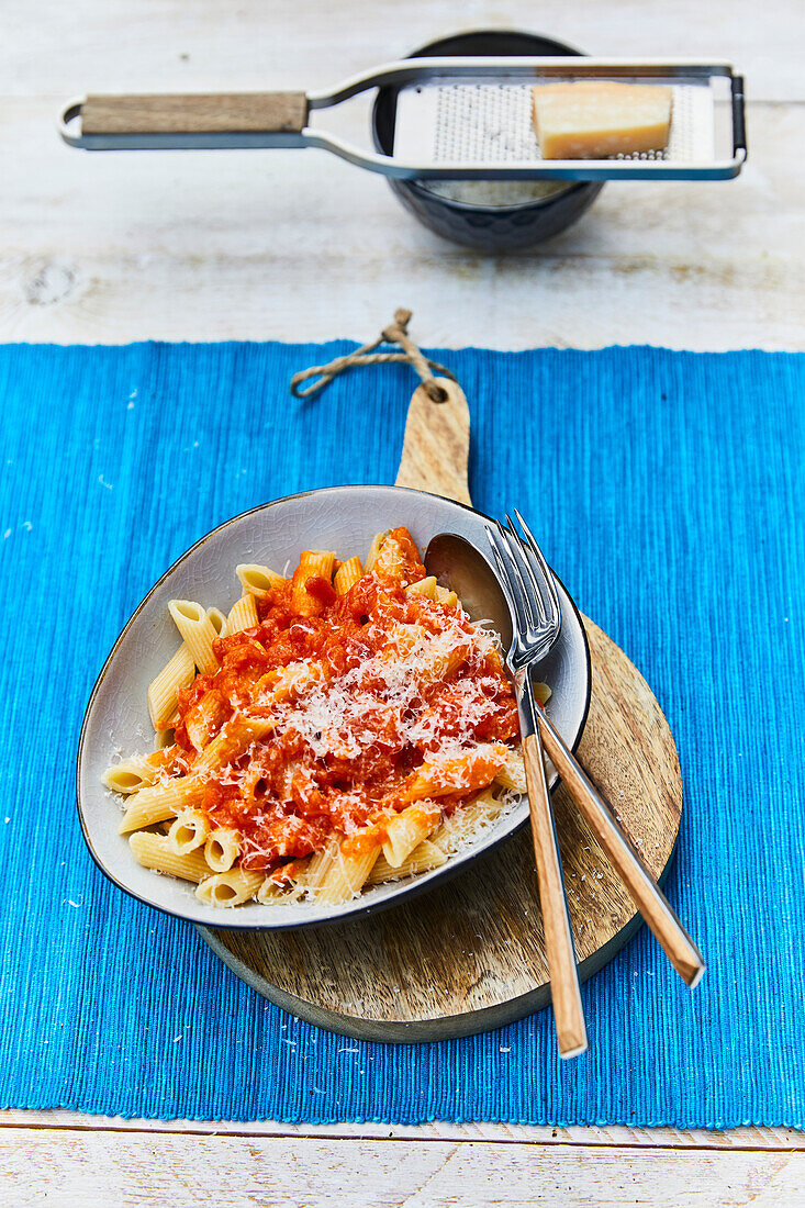 Penne mit Kürbis-Tomaten-Sauce