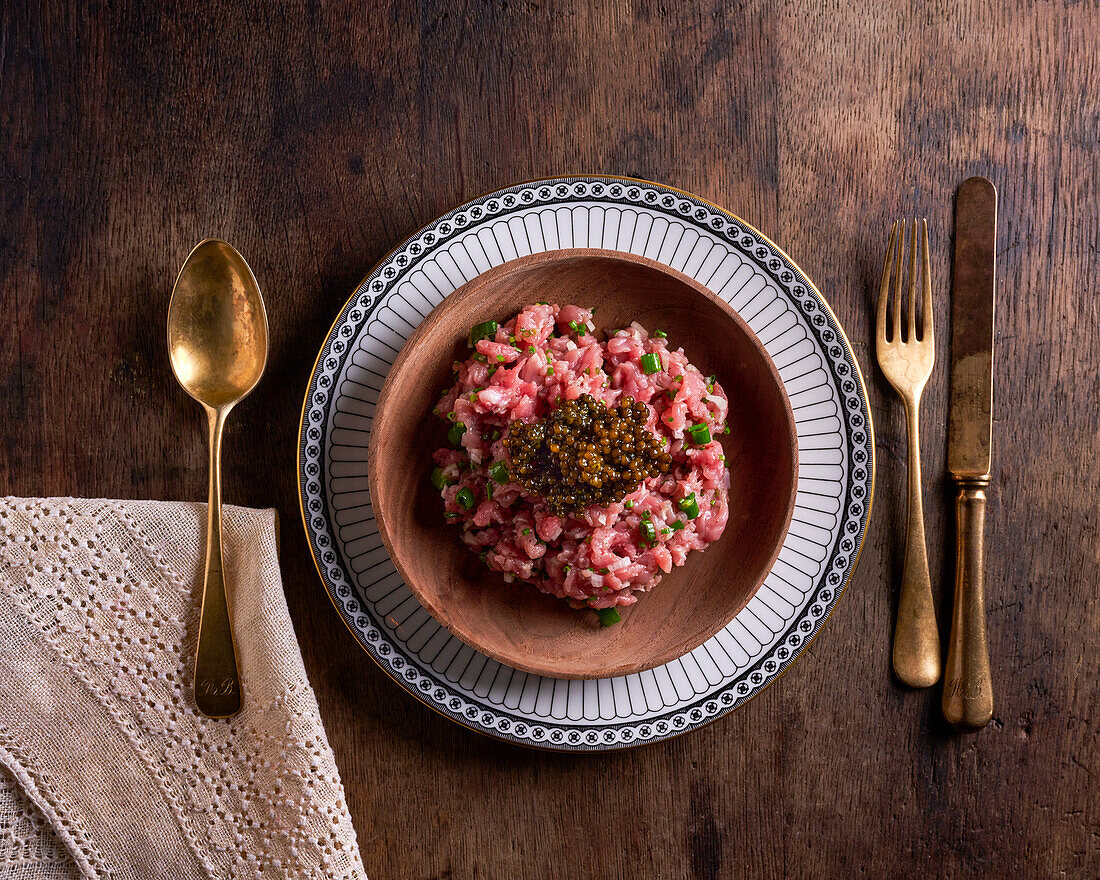 Beef tartar with caviar