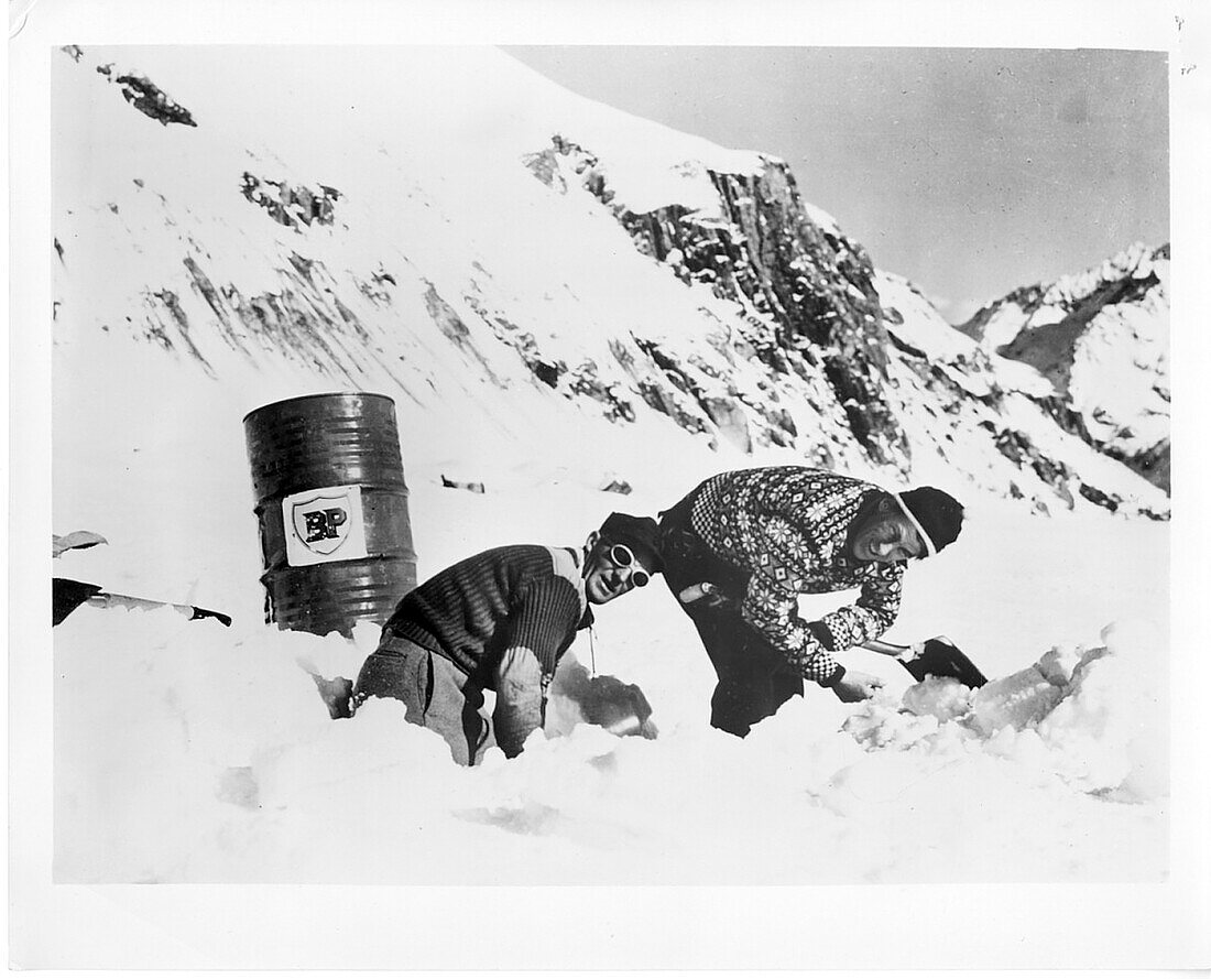 Hillary and Miller, New Zealand mountaineers