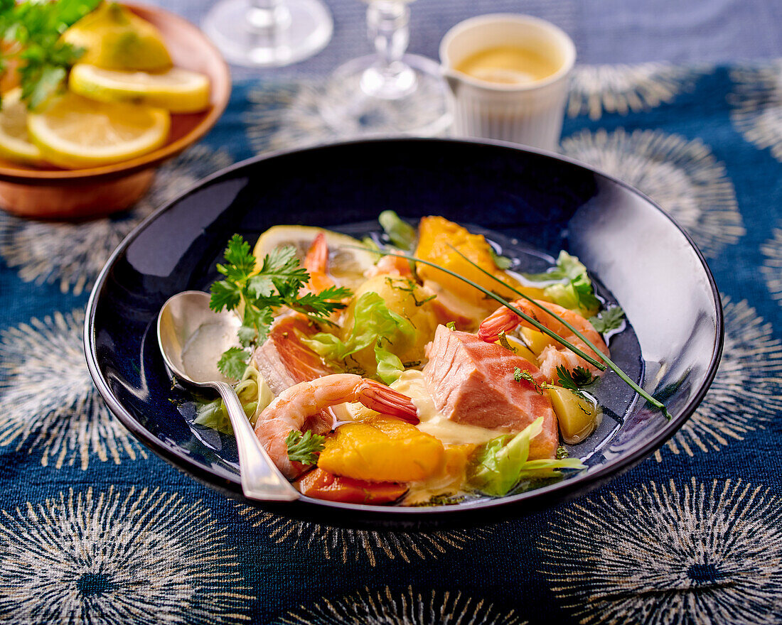 Pot au feu mit Fisch und Meeresfrüchten