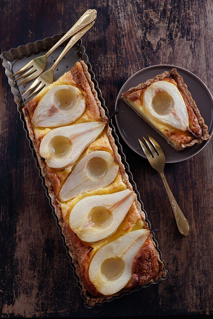 Tart with pears