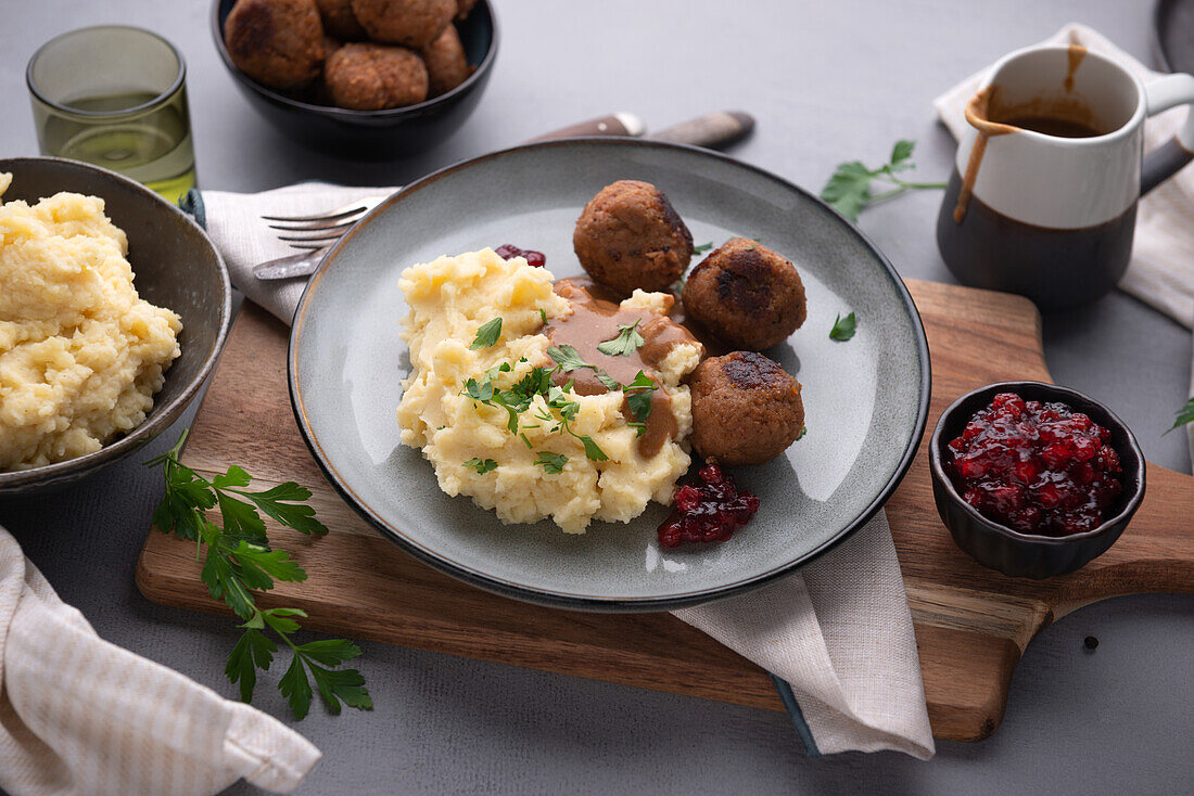 Vegan Köttbullar with mashed potatoes and cranberries