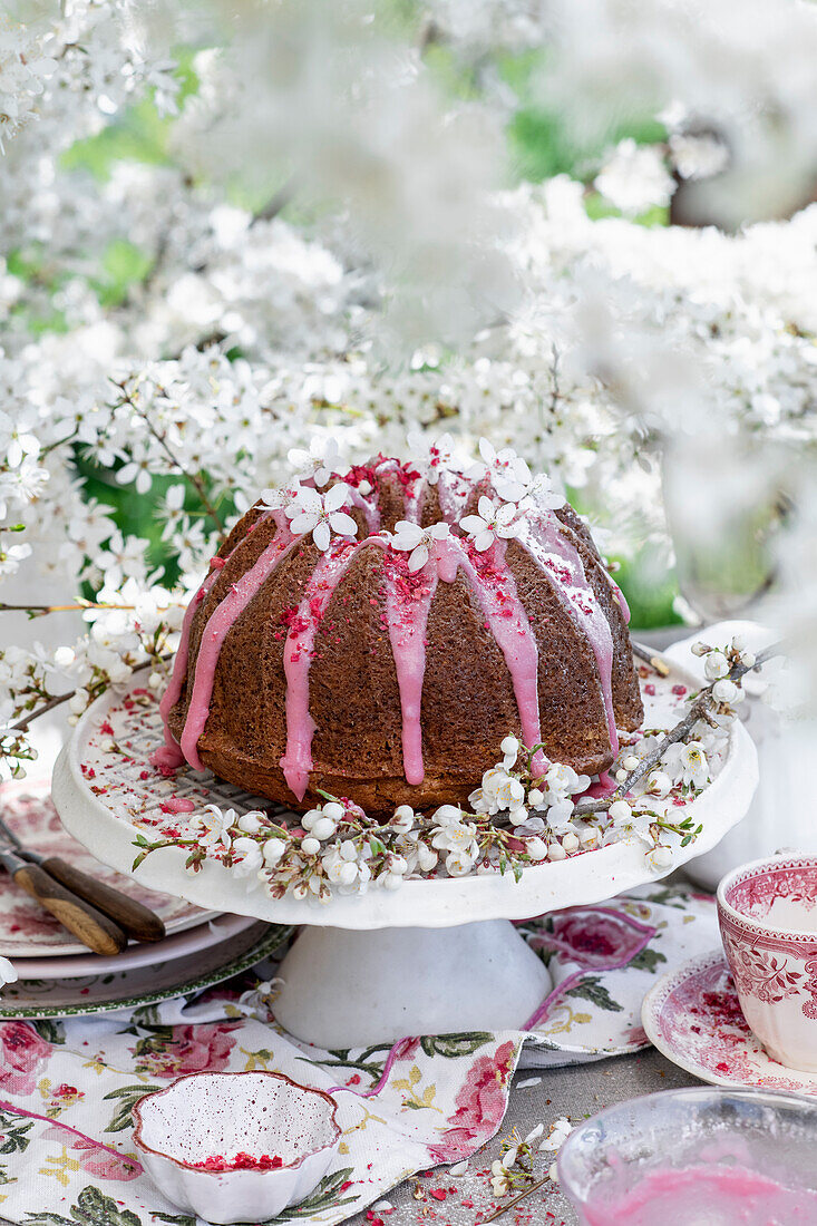 Frühlings-Bundt-Cake