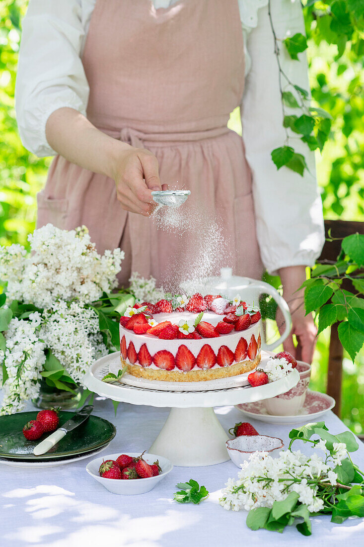 Strawberry mousse cake