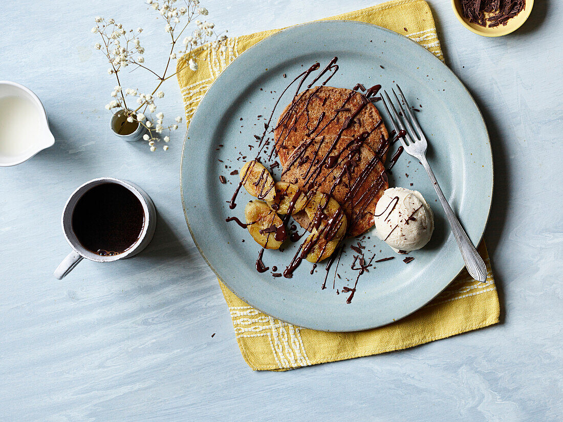 Hafer-Bananen-Pancakes mit Schokoladenglasur