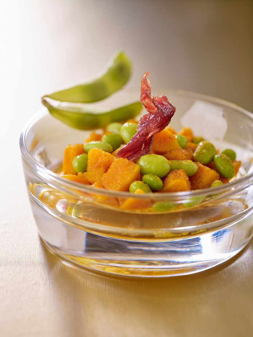 Edamame and pumpkin cubes with curry powder