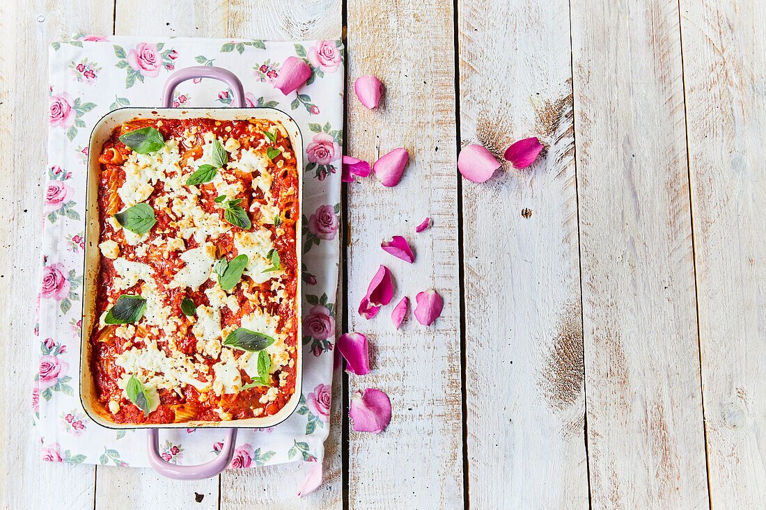 Tomato noodle casserole with feta cheese