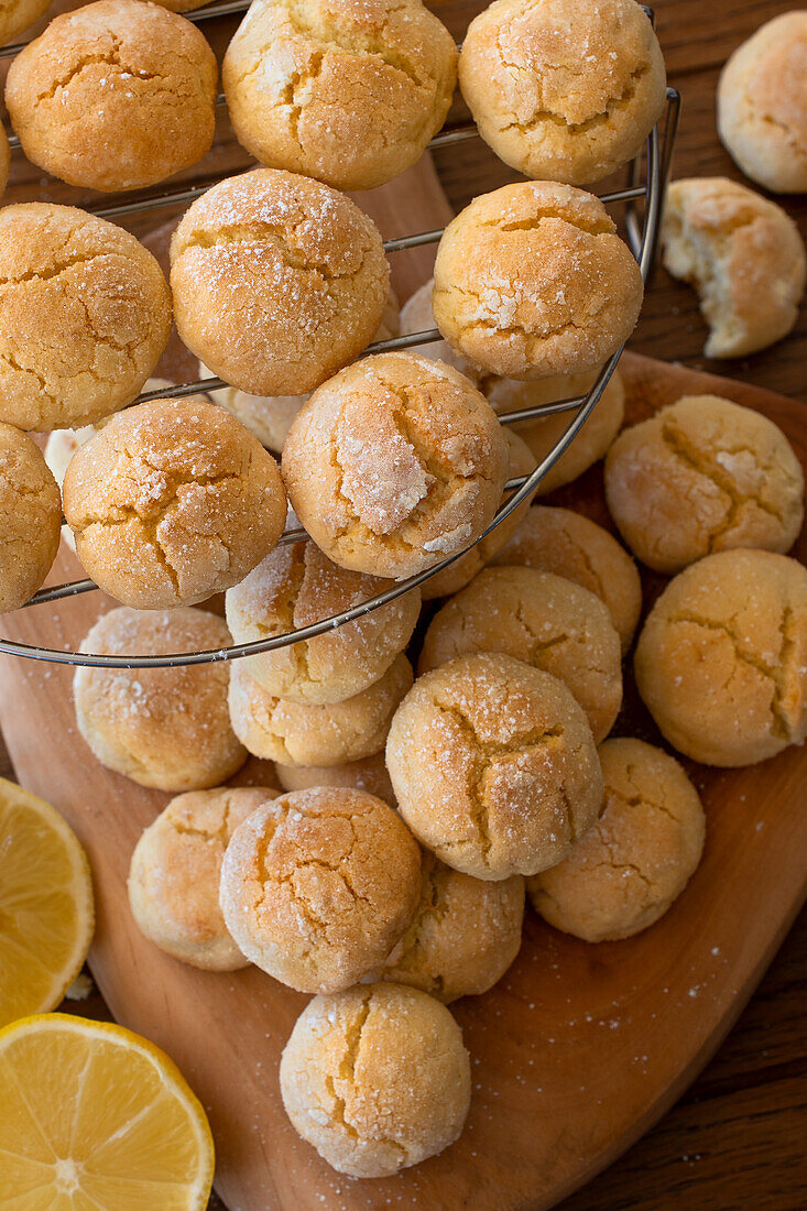 Italian lemon biscuits biscotti al limone