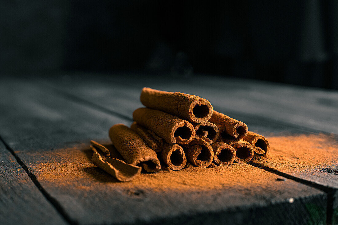 Cinnamon sticks and cinnamon powder