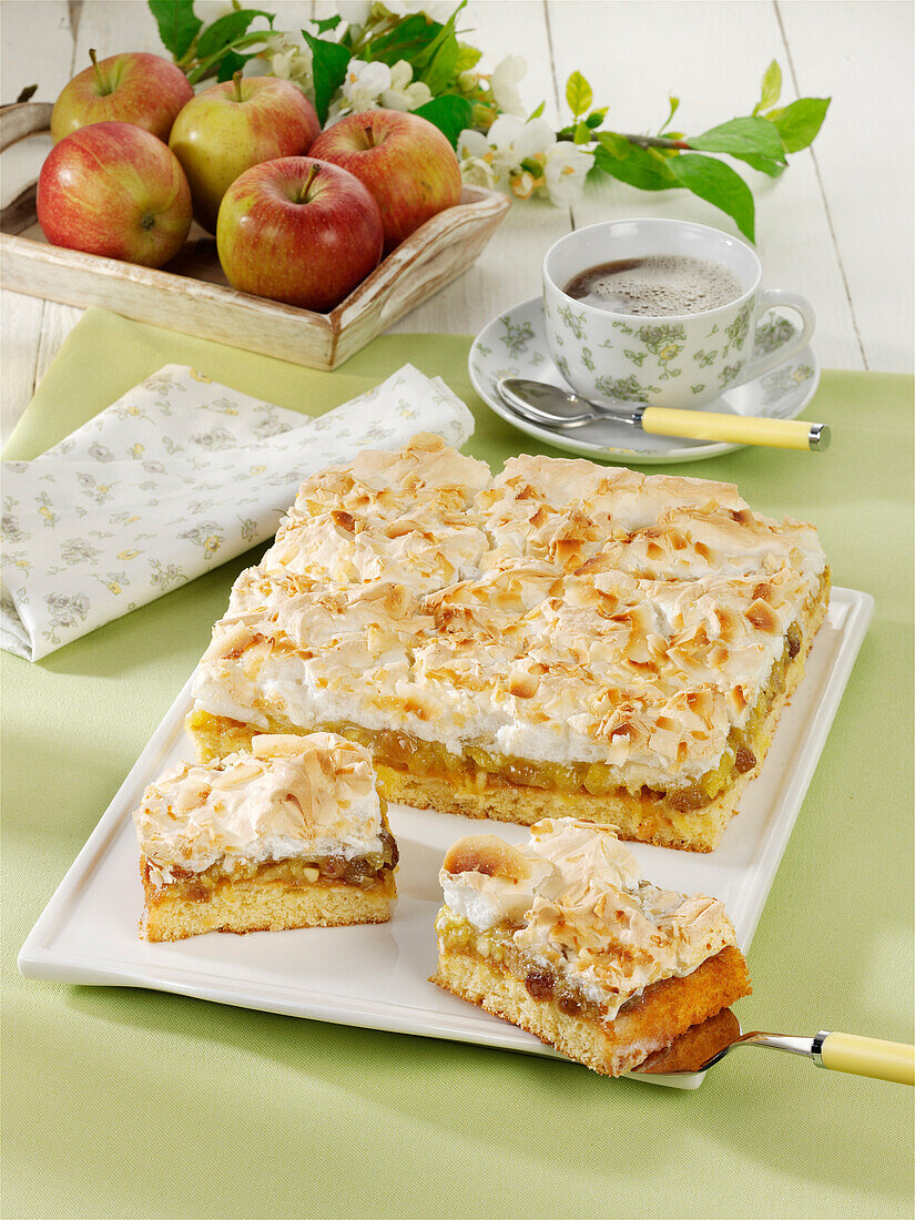 Apple meringue pie