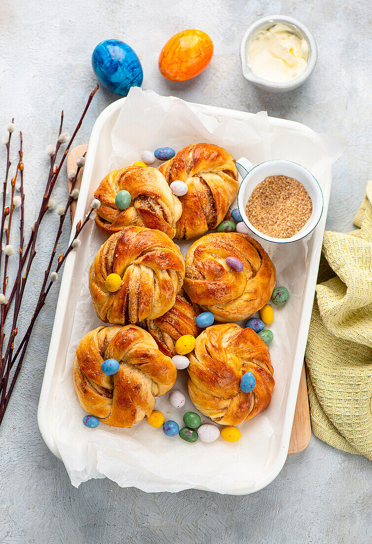 Cinnamon curls for Easter