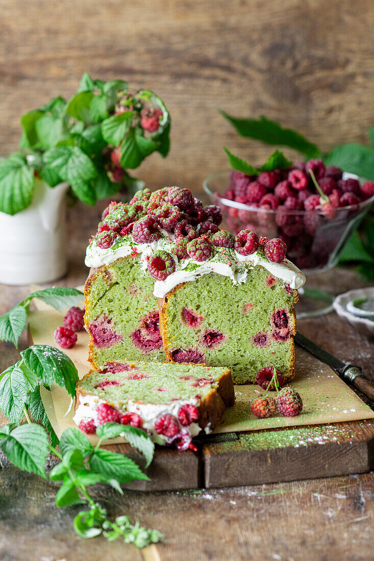 Himbeer-Matcha-Kuchen