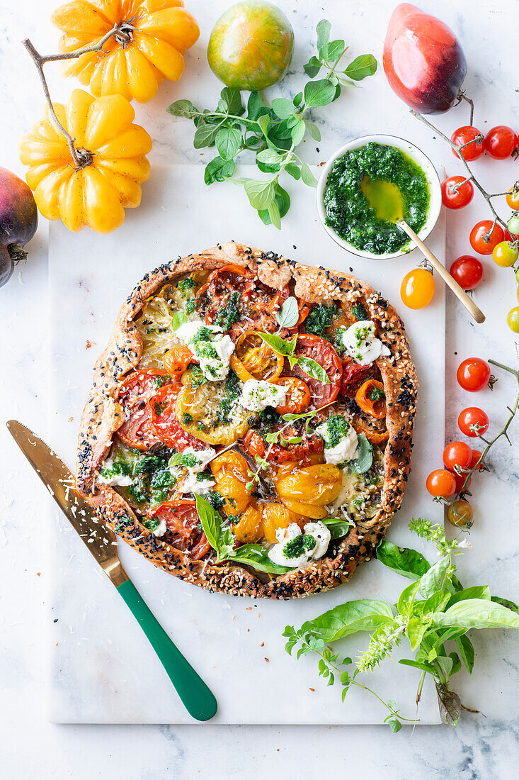 Tomaten-Galette mit Burrata