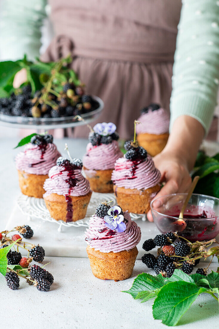 Brombeer-Cupcakes