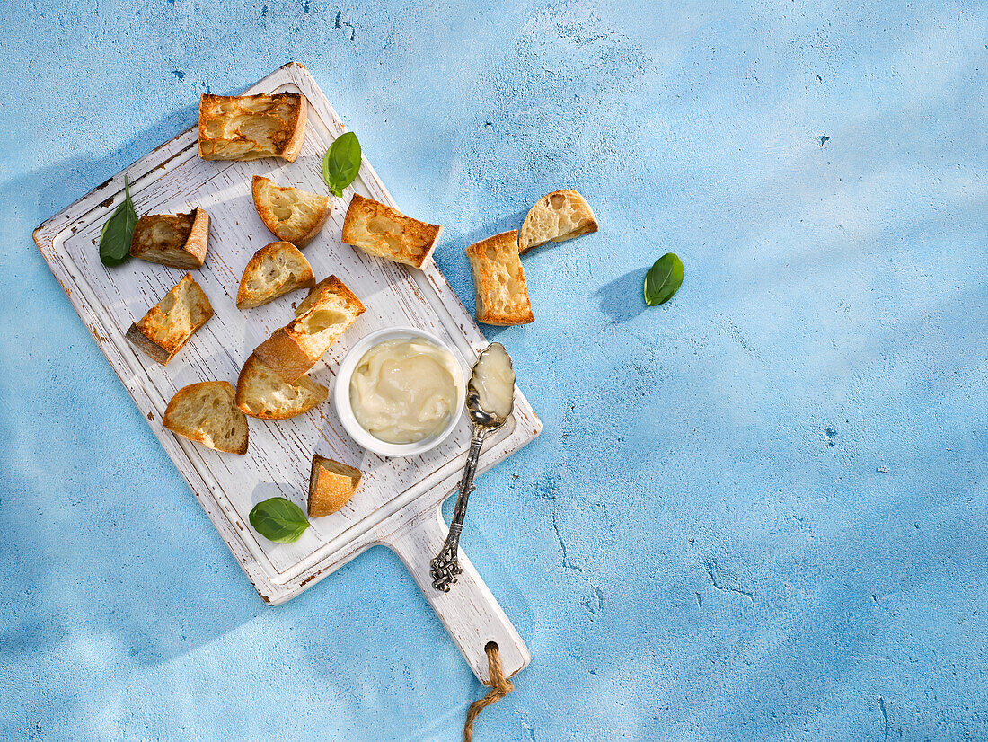 Croutons with mayonnaise