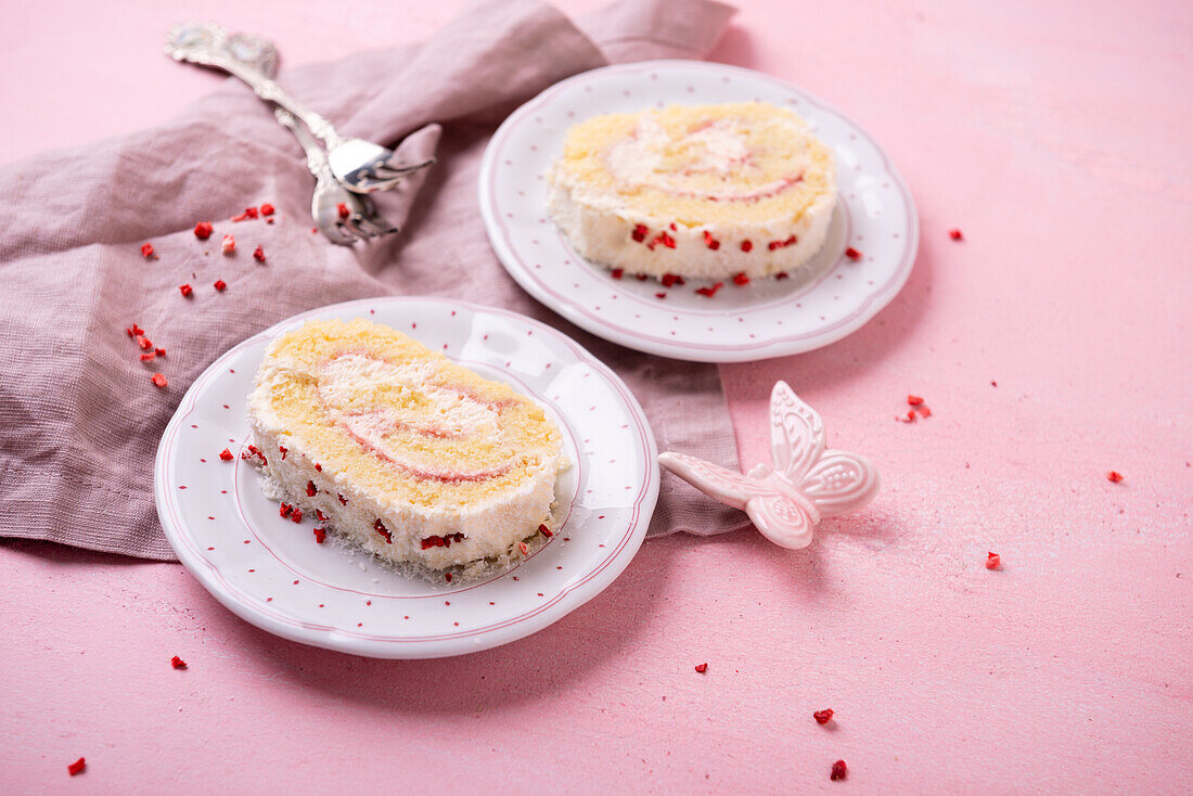 Vegan coconut-strawberry sponge cake roll