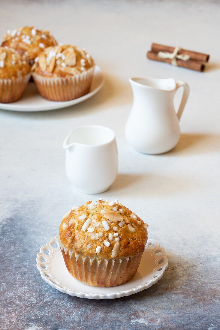 Muffins with white chocolate and pistachios