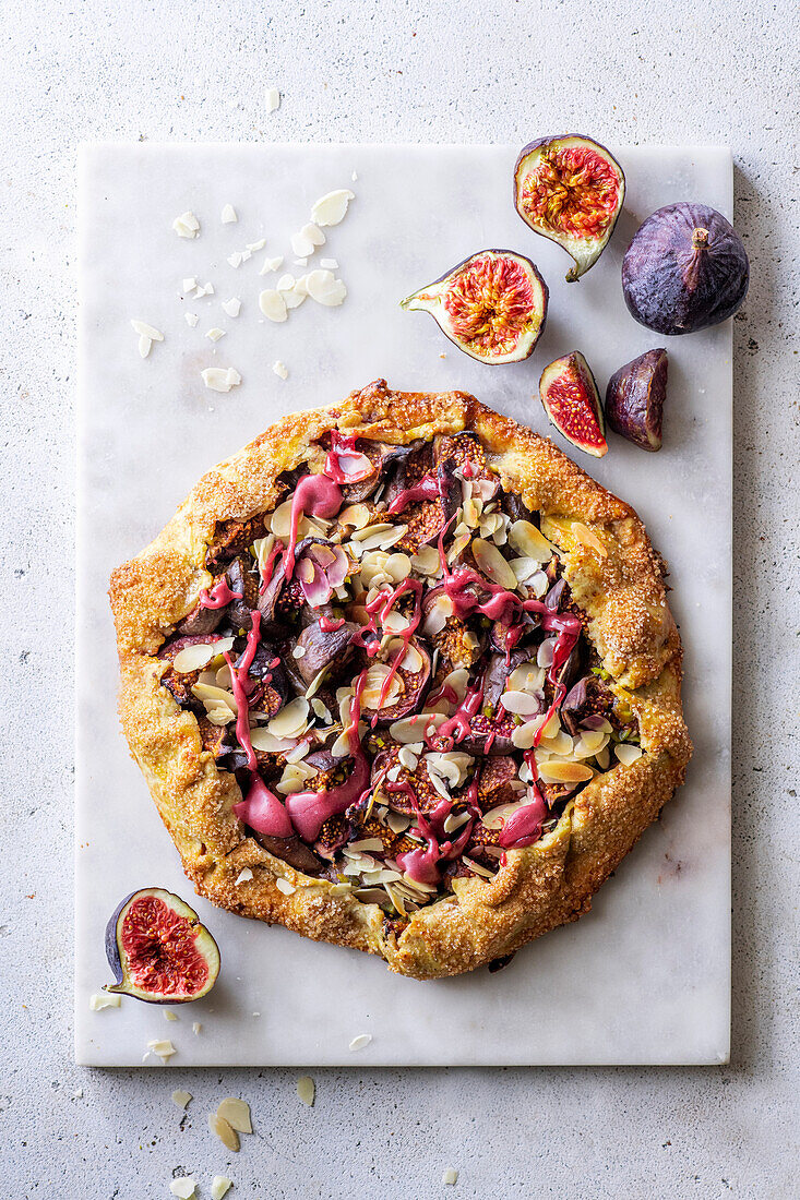 Fig galette with almonds